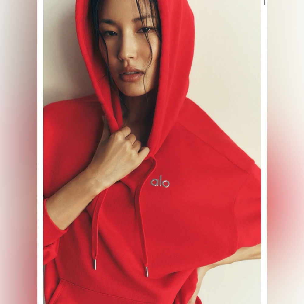 LIMITED COLOR bright red Alo yoga accolade hoodie best seller